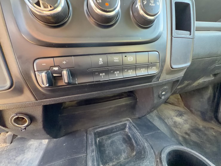 2017-dodge-3500-image-20