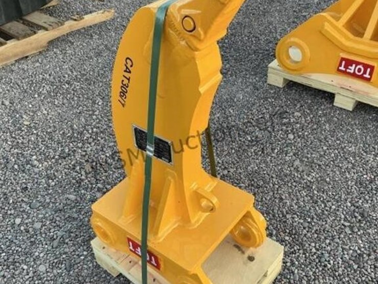2026-caterpillar-306-image-2