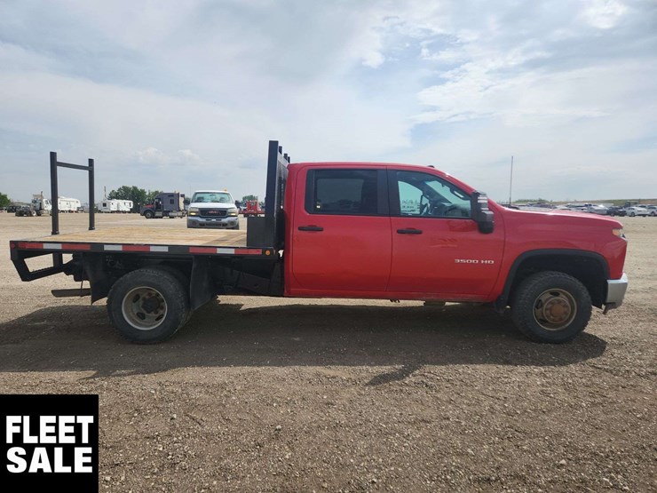 2020-chevrolet-silverado-3500hd-image-24