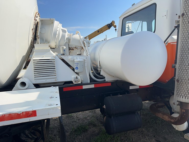 1996-mack-rd688c-cement-truck-image-63
