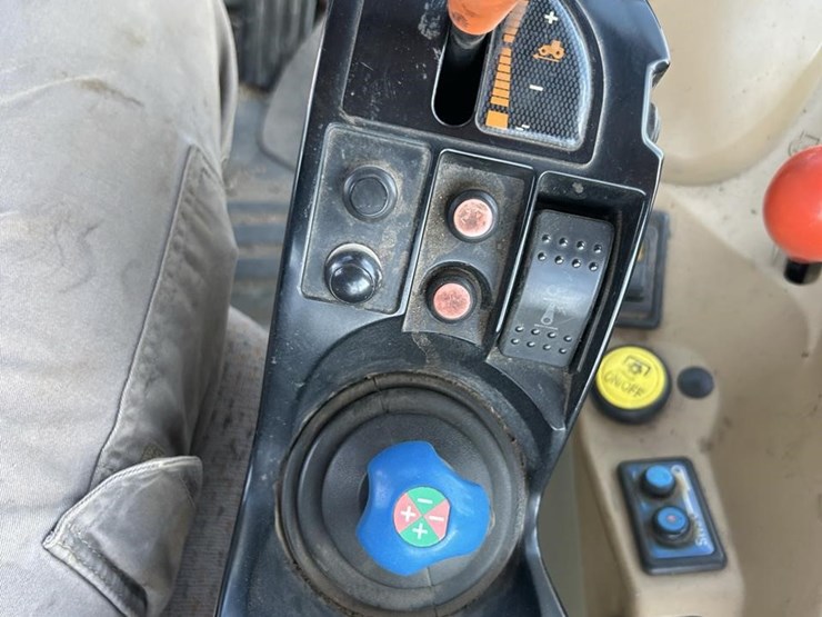 2005-agco-dt180a-image-55