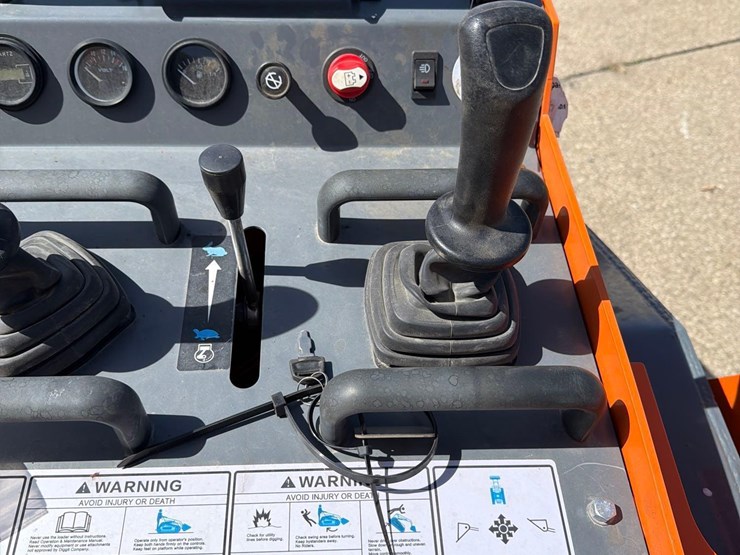 hurricane-stand-behind-skidloader-image-17
