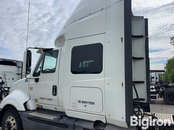 2016-international-prostar-image-9