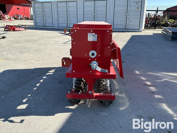 2025-massey-ferguson-730-image-8
