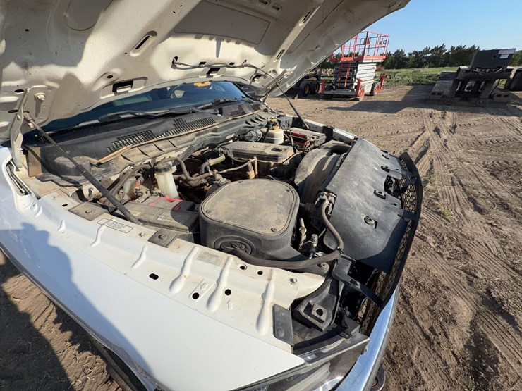 2017-dodge-3500-image-24