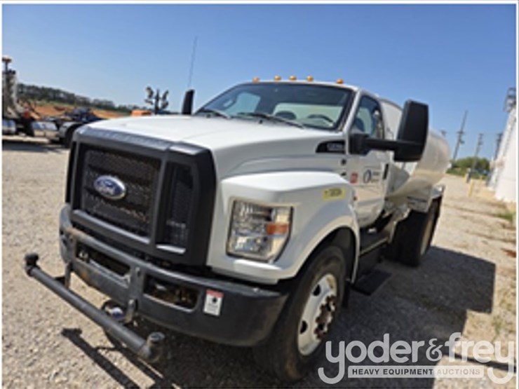 2019-ford-f750-xl-image-1