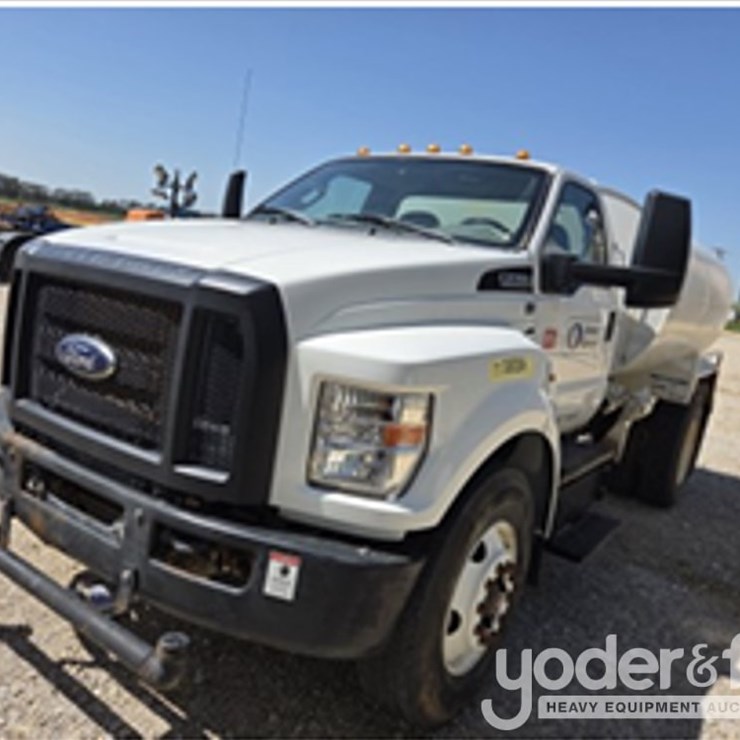 2019 FORD F750 XL