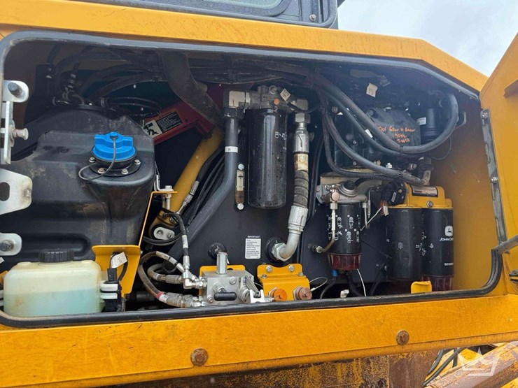 2021-deere-850l-wlt-image-23