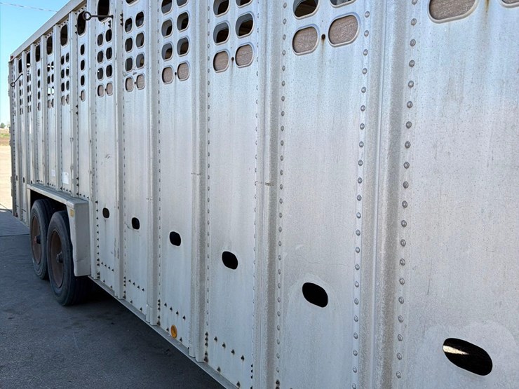 1992-wilson-livestock-trailer-image-18