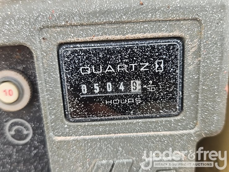 2016-jlg-1230es-image-21