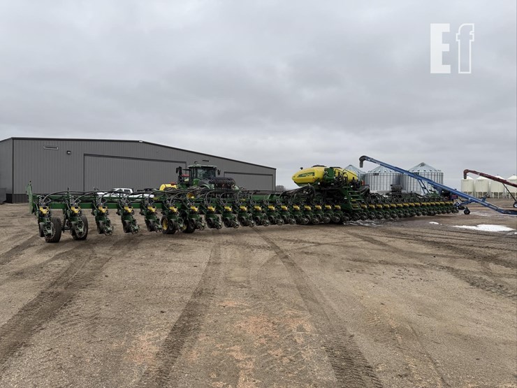 2023-john-deere-db90-image-7