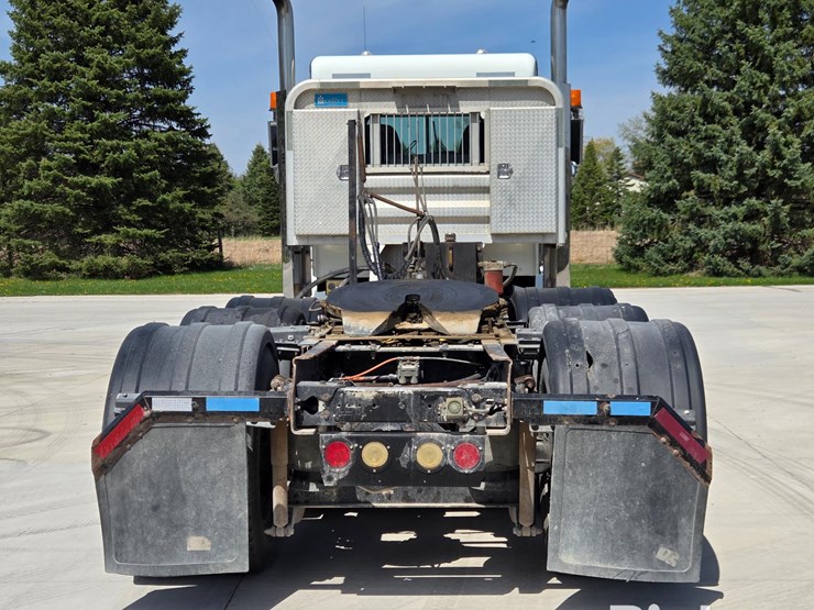 2007-kenworth-w900-image-6