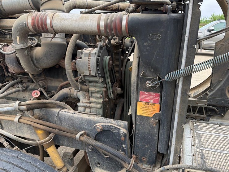 2000-peterbilt-379-image-54