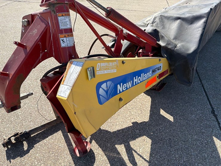 2013-new-holland-h6740-image-8