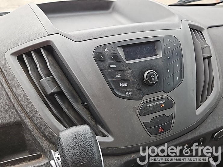 2015-ford-transit-image-34