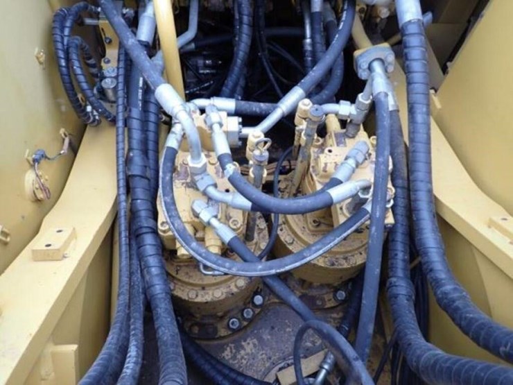 2015-caterpillar-349fl-image-63