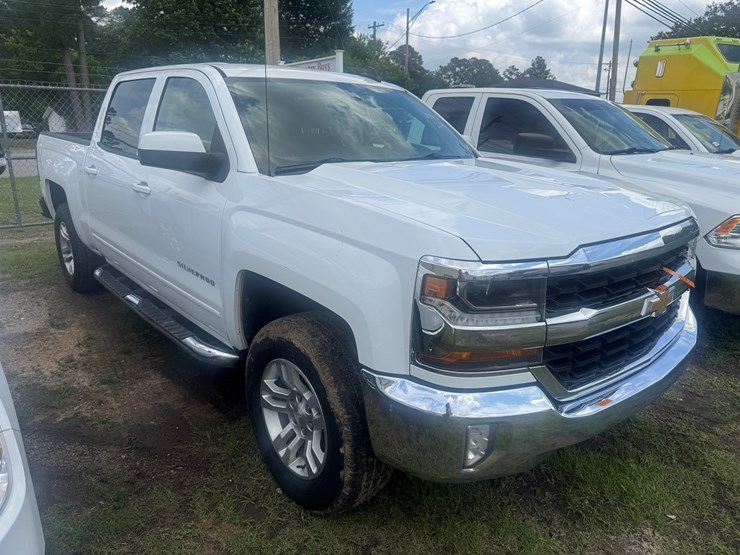 2018-chevrolet-silverado-1500-image-2