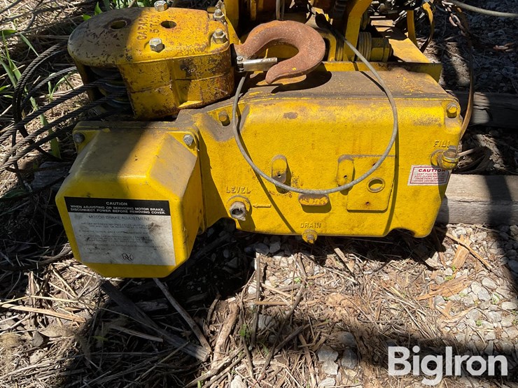 r-m-materials-handling-x2-5-18-shop-crane-image-10