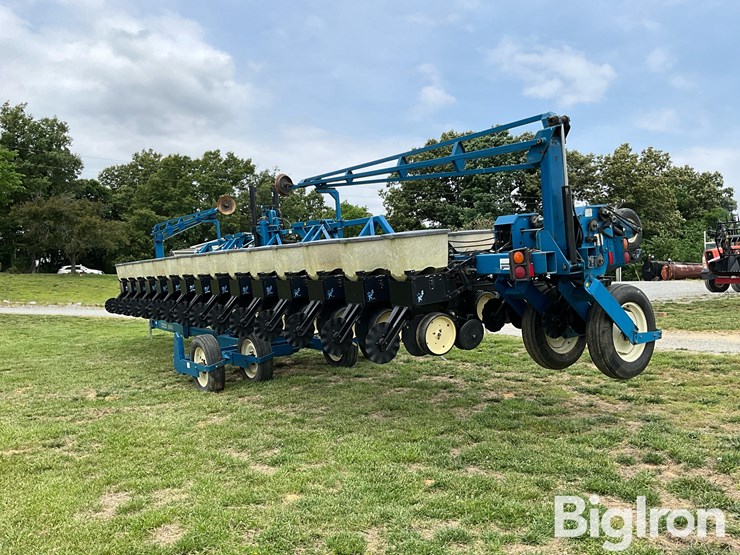 kinze-2600-image-14