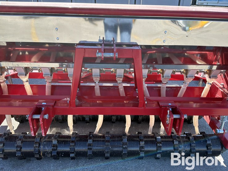 2025-massey-ferguson-730-image-14