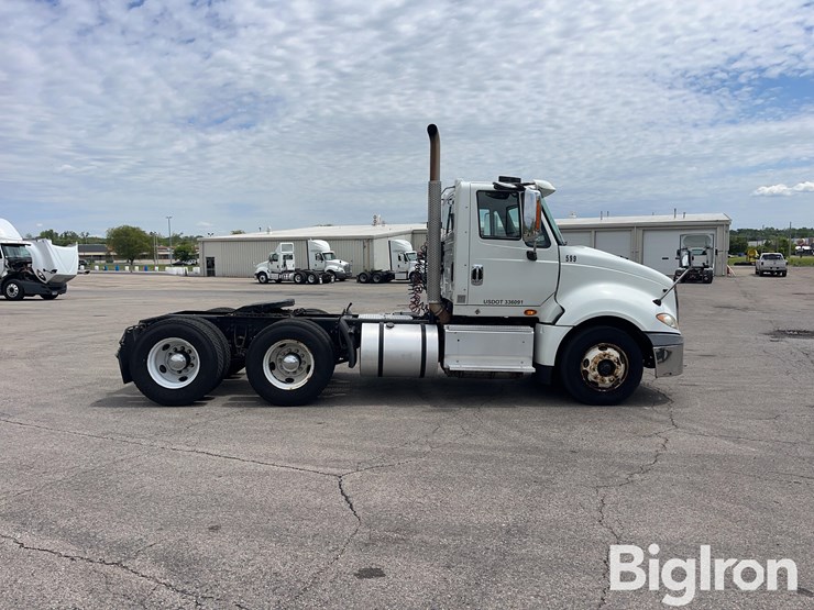 2015-international-prostar-image-4