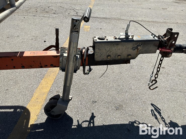 2013-jlg-t350-image-11