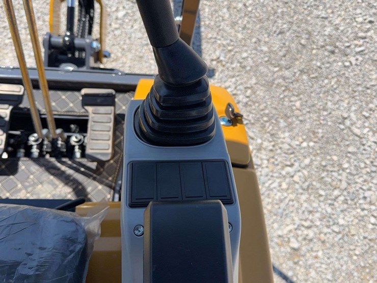 2026-me20-diesel-mini-excavator,-s/n-05359a-image-15