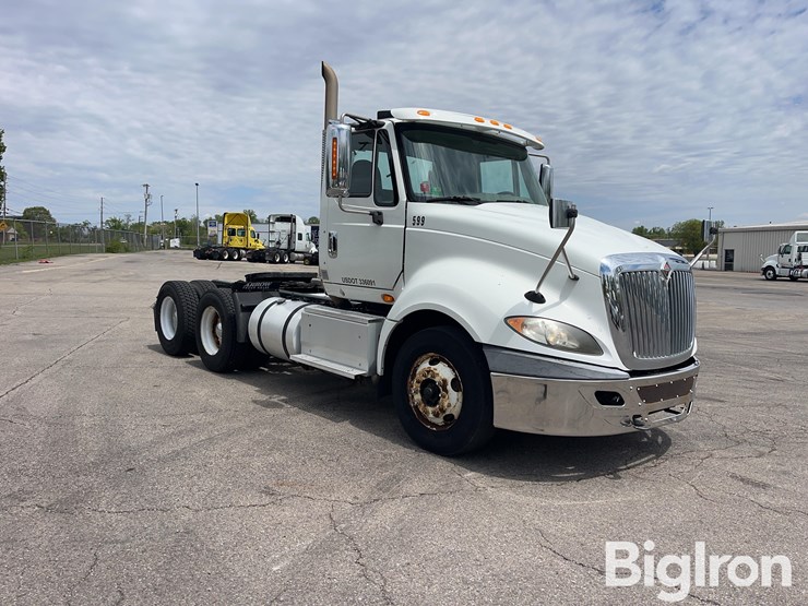 2015-international-prostar-image-3