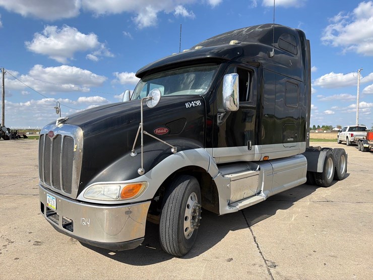 2009-peterbilt-387-image-1