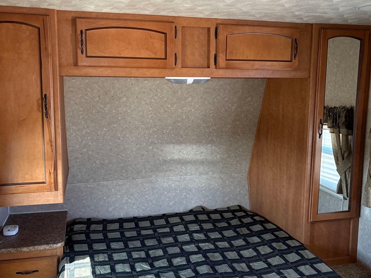 2011-puma-31ft-bumper-hitch-camper-image-36