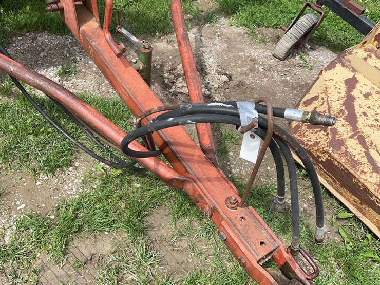 massey-ferguson-820-image-3