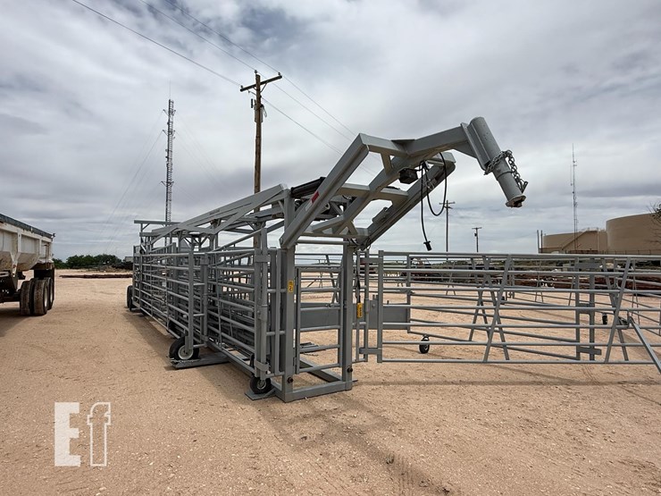 diamond-w-portable-corrals-5965-image-1