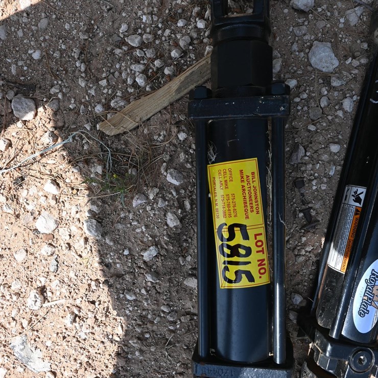 HYDRAULIC CYLINDER