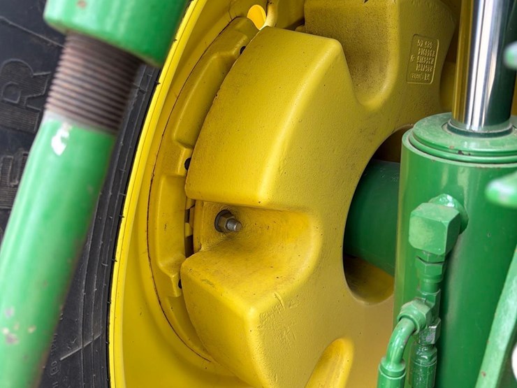 2012-john-deere-8310r-image-28