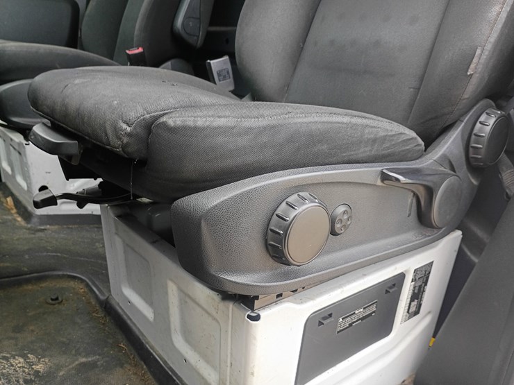 2019-mercedes-benz-sprinter-2500-image-29