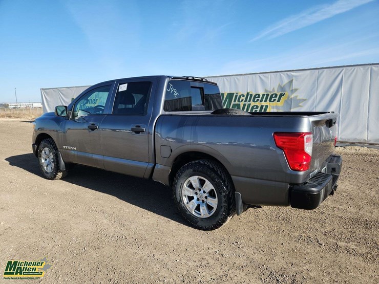 2017-nissan-titan-image-3