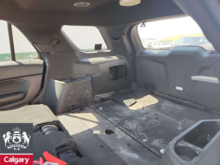 2019-ford-explorer-image-15