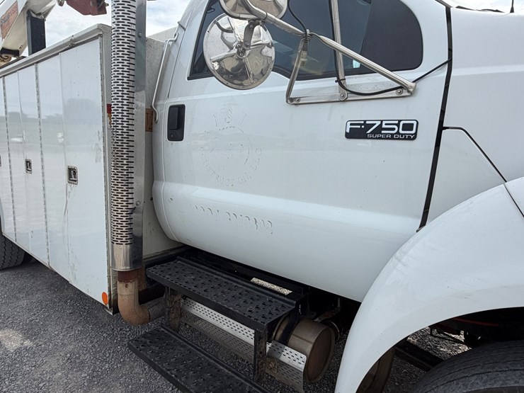 2008-ford-f750-image-9