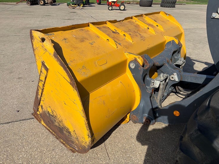 deere-344l-image-9