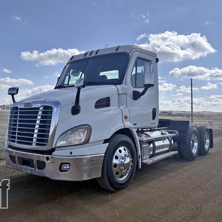 2013 FREIGHTLINER CASCADIA 125
