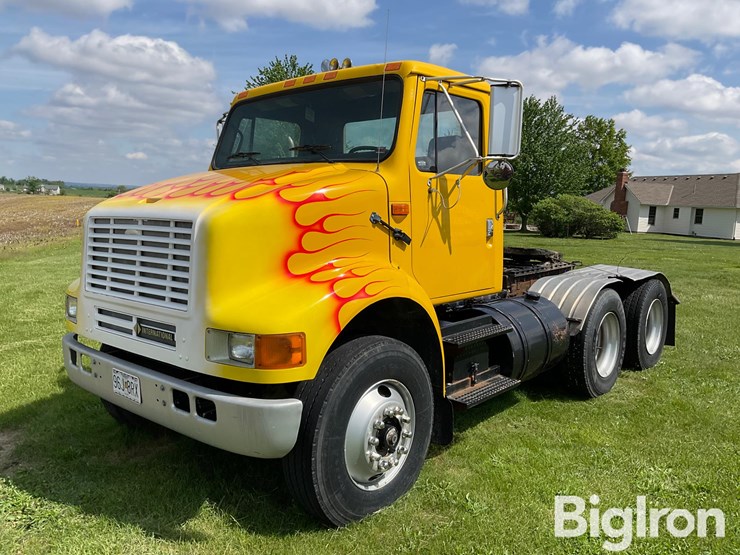 1992-international-8100-image-1