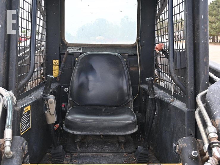 new-holland-658-image-4