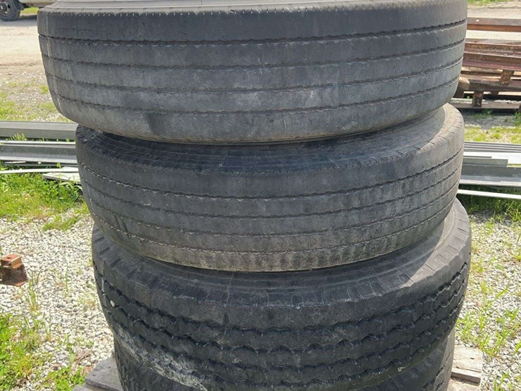4-22.5-semi-tires-on-rims-image-3