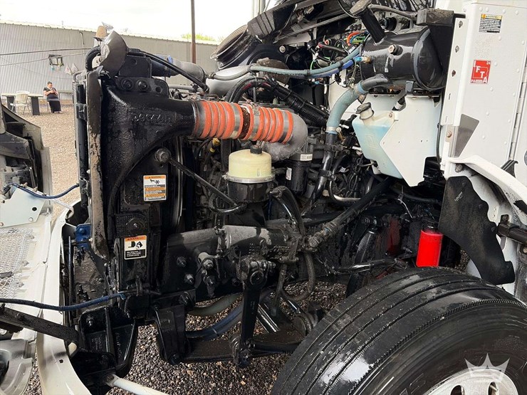 2014-kenworth-t370-image-16