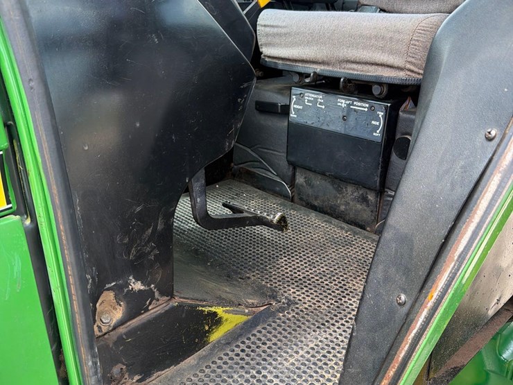 john-deere-4640-image-34