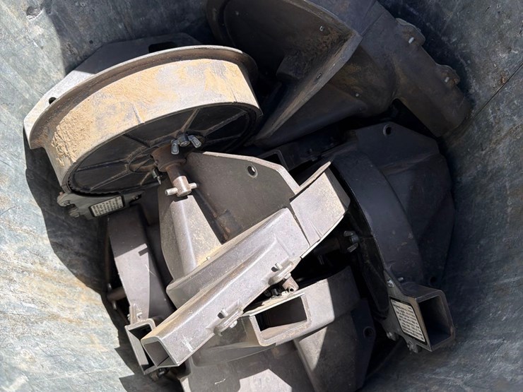 john-deere-7000-image-40