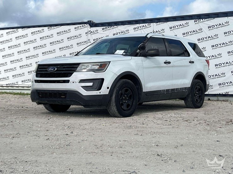 2016-ford-explorer-image-1