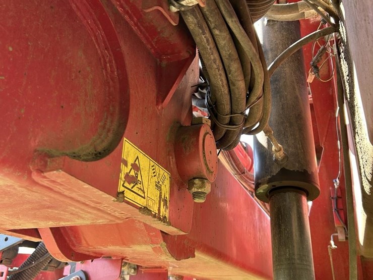 2015-case-ih-1265-image-36