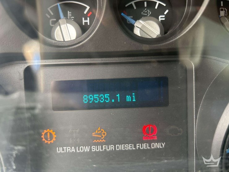 2011-ford-f750-image-6
