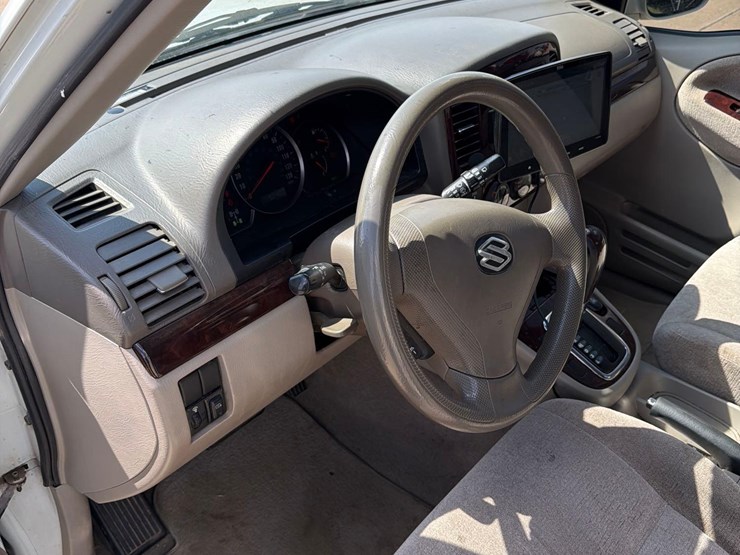 2004-suzuki-xl7-image-25